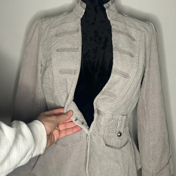 NWOT White house black market Grey Utility
Blazer Jacket size 4 - Picture 3 of 16